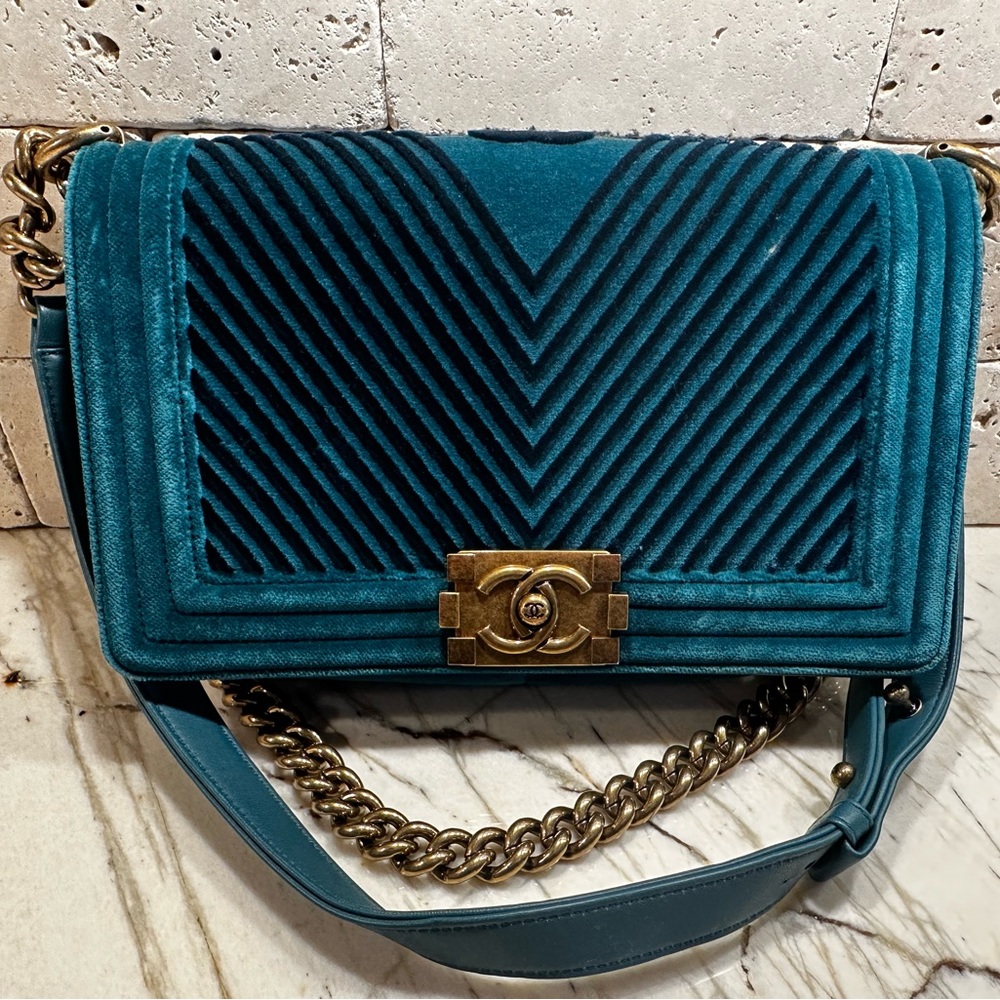 NWOT Authentic Chanel Medium Boy Bag